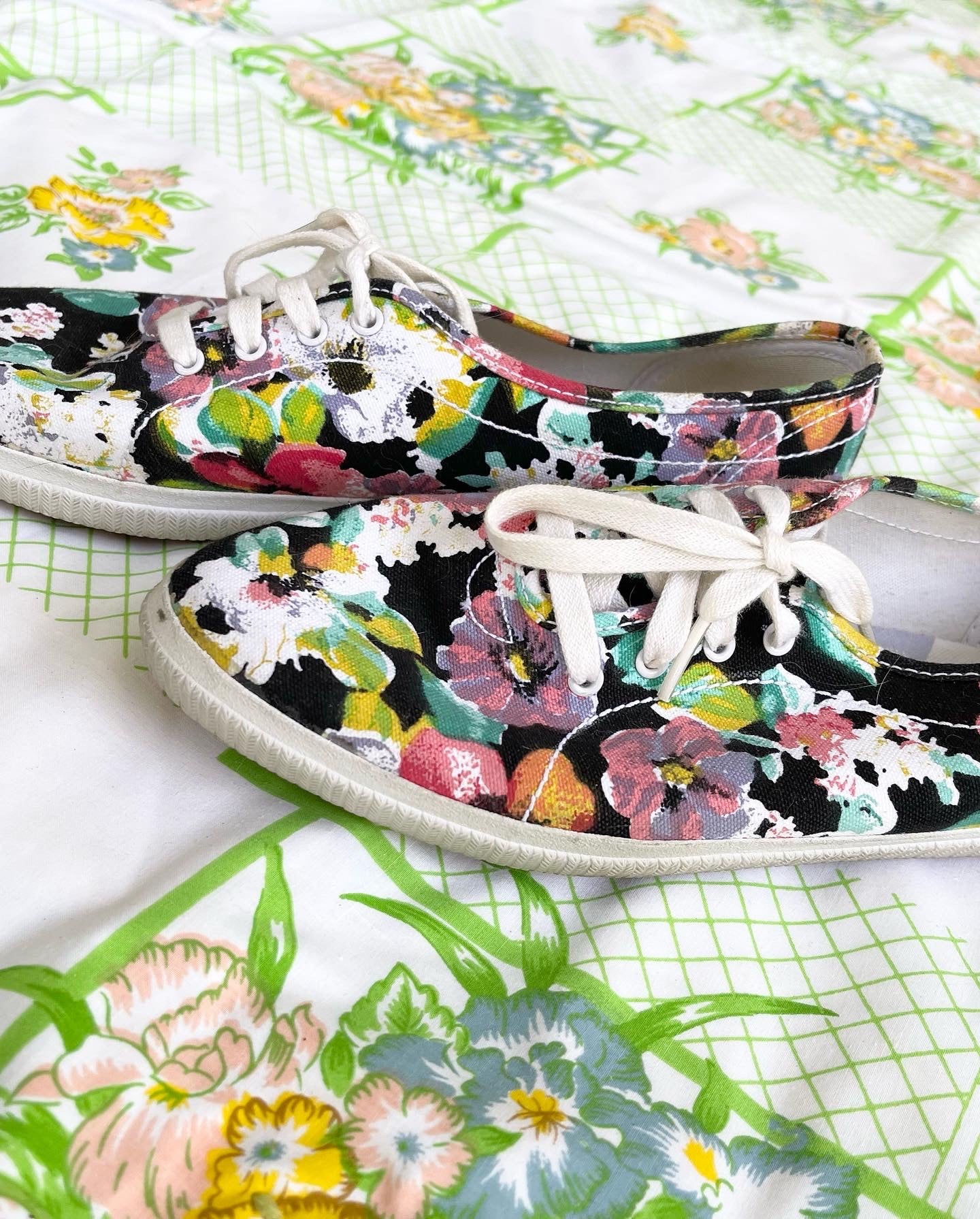 Floral Vintage Keds