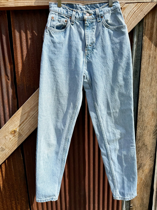 Levi 550s Light Wash