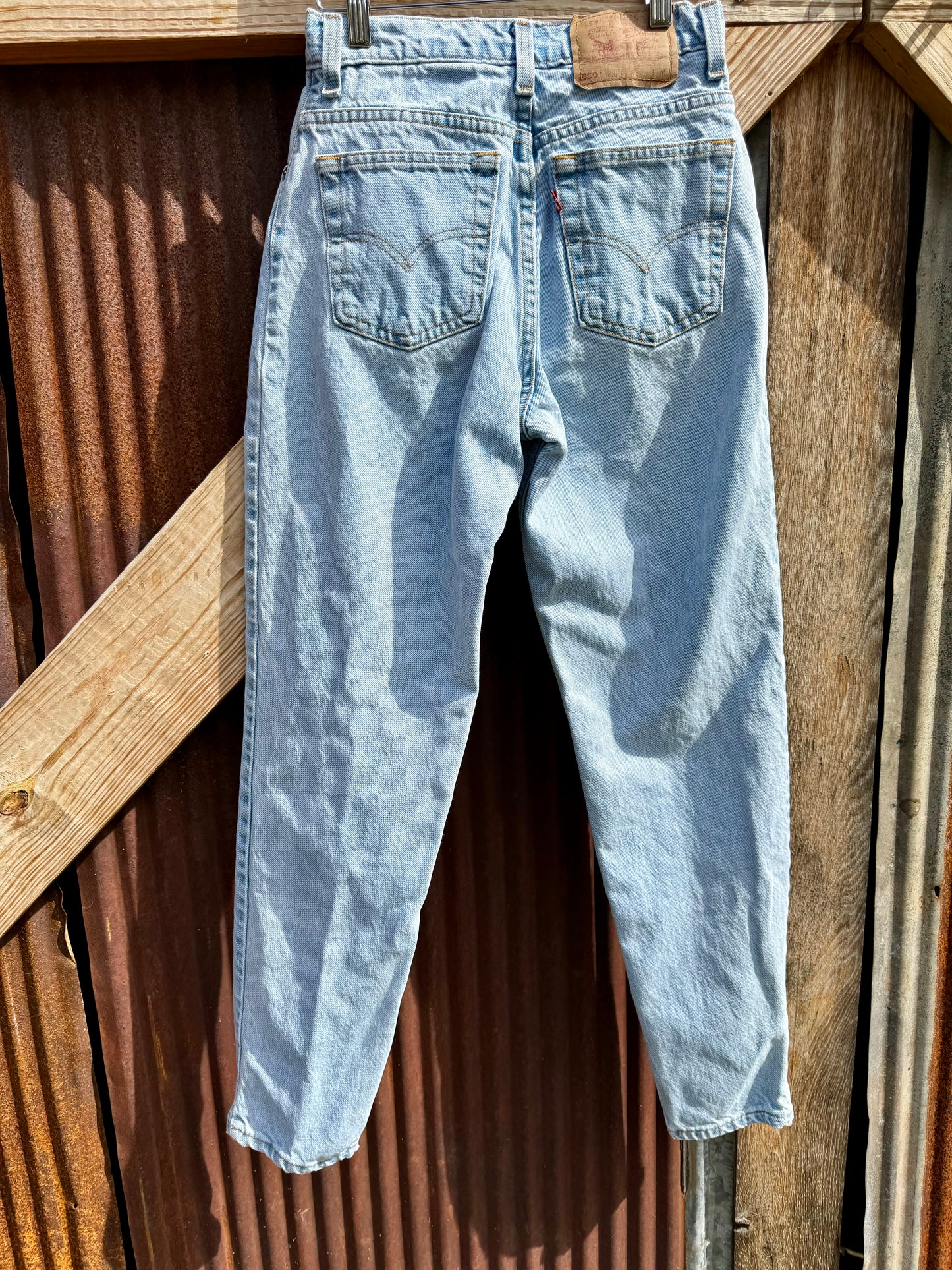 Levi 550s Light Wash