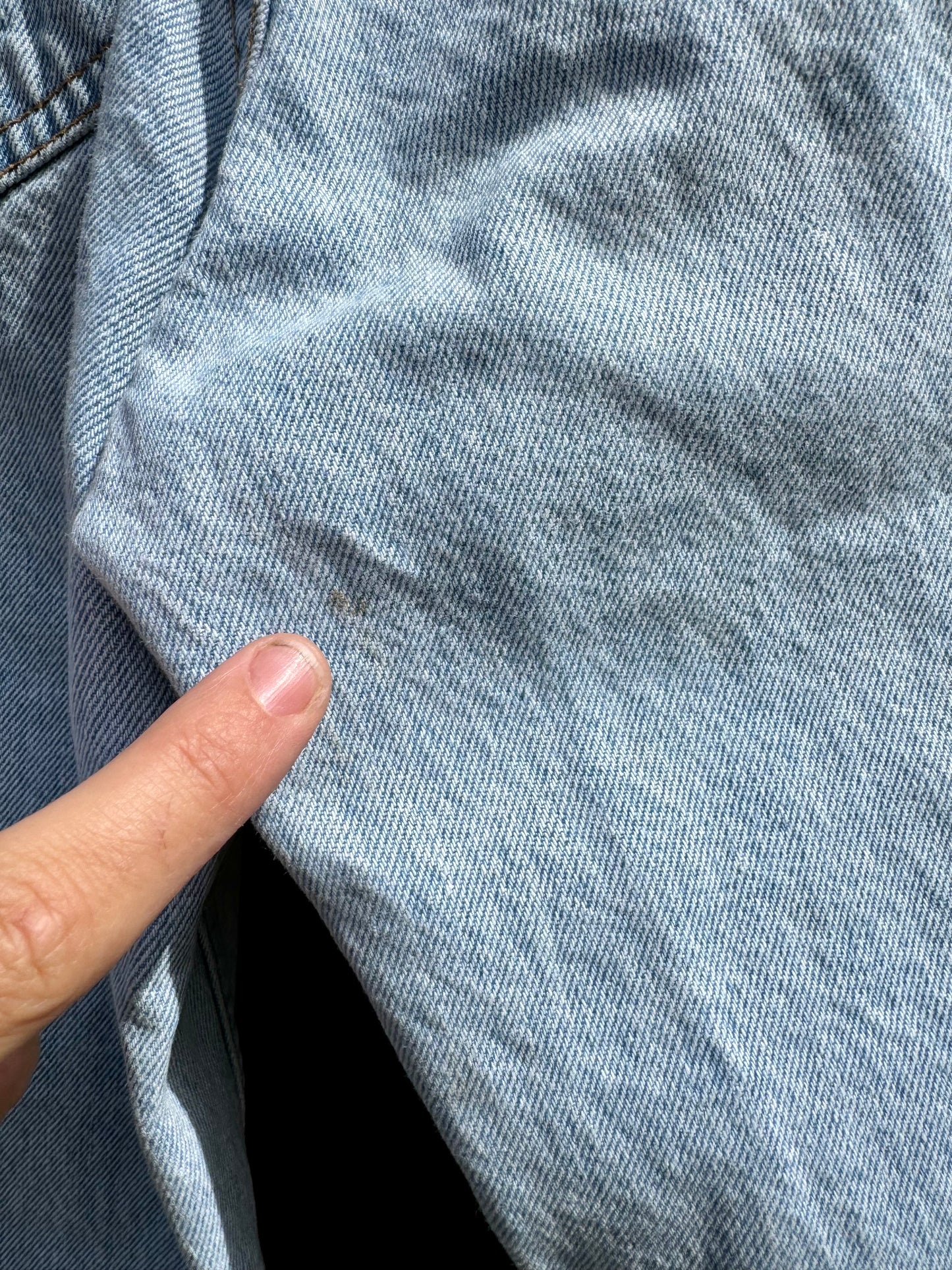 Levi 550s Light Wash